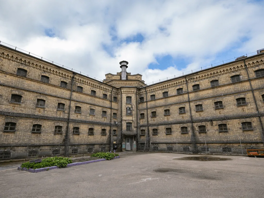 Лукикшская тюрьма.