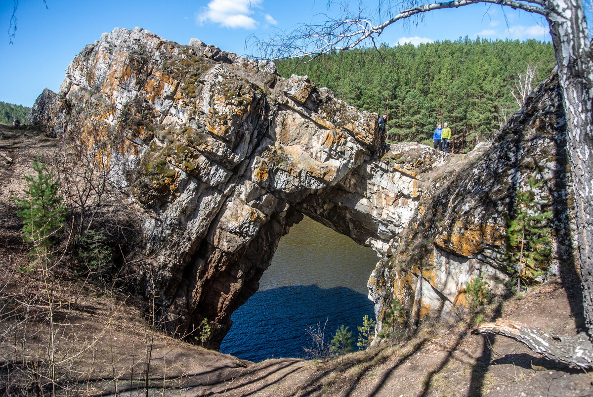 Каменные ворота фото