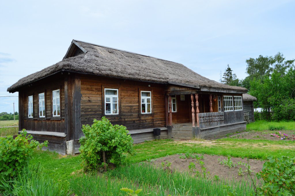 Село гагарина. Клушино Гагаринский район. Дом Гагарина в Клушино. Клушино Семеновский район деревня. Деревня Клушино где родился Гагарин.