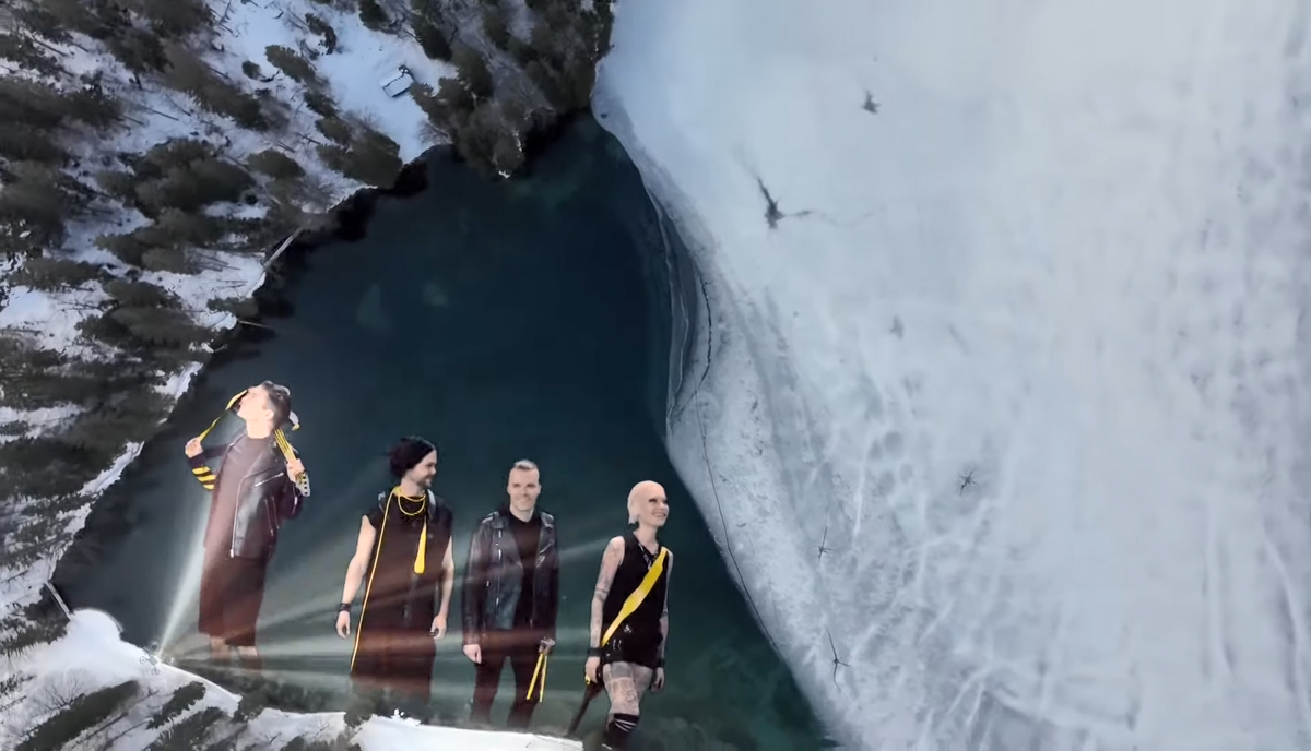 А как мы тут оказались, мы же только что были в горах!