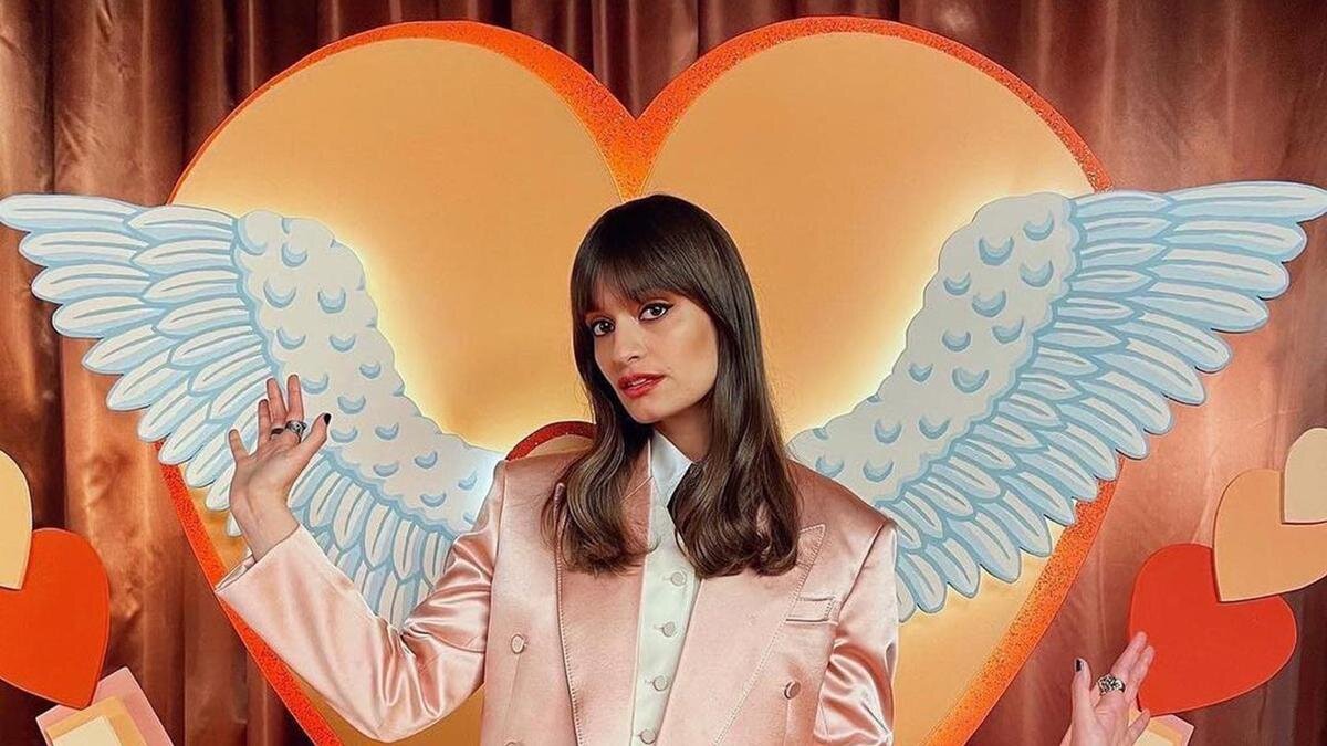 Страница Clara Luciani в социальных сетях