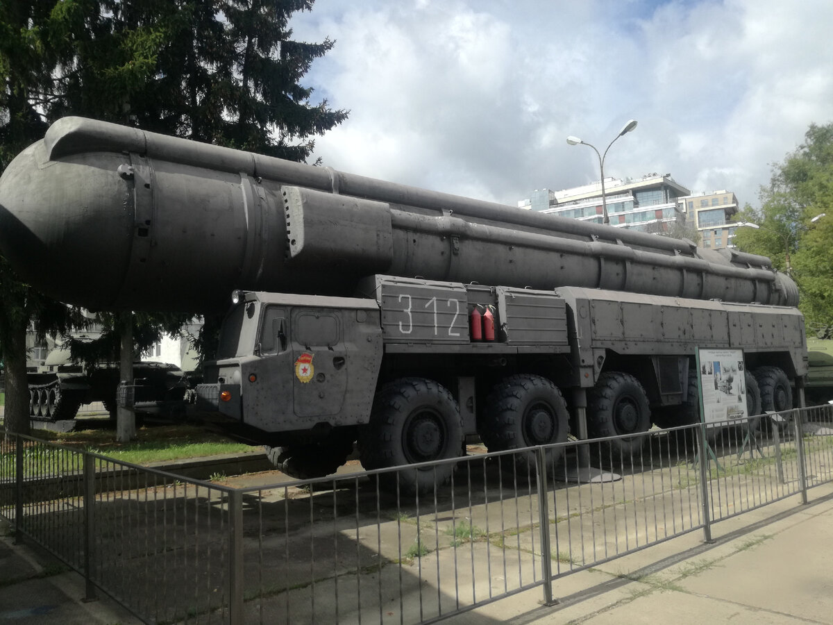 Ракетный комплекс средней дальности РСД-10 Пионер (SS-20)