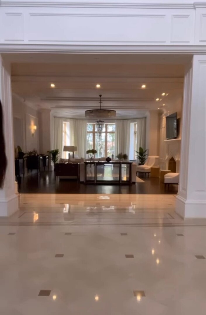 Гостиная в доме Оксаны Самойловой