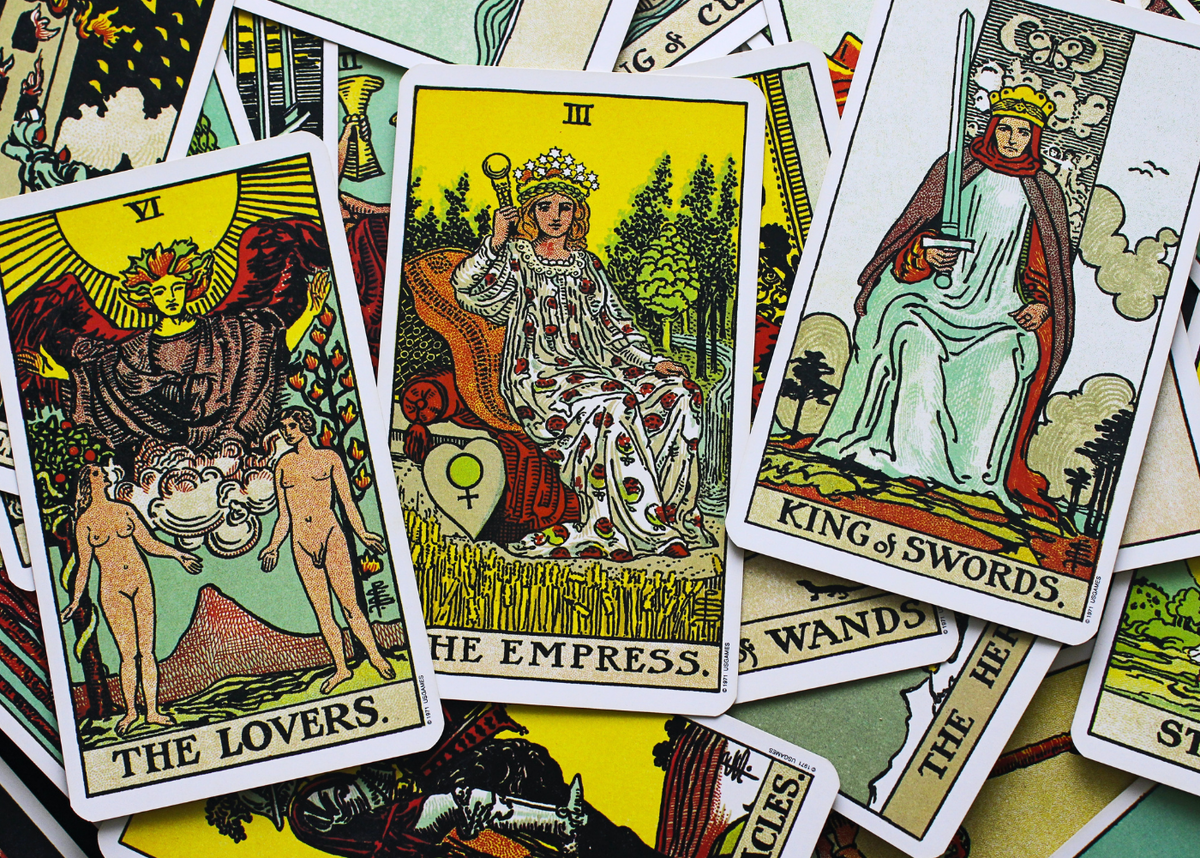 Старшие арканы "Влюбленные" и "Императрица" и придворный аркан "Король мечей"