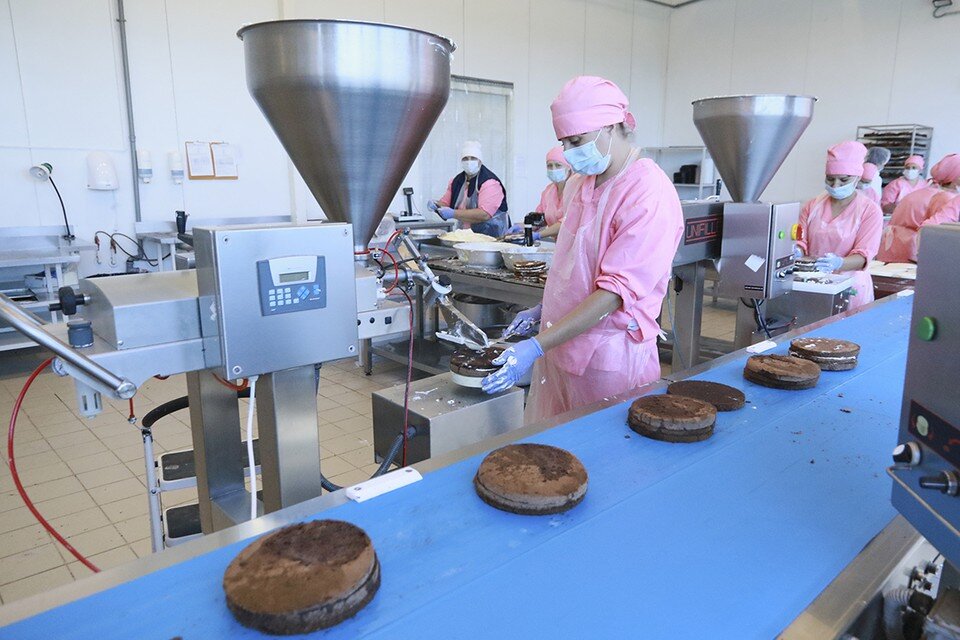     Кондитеры бьют тревогу - у них заканчиваются эмульгаторы и красители Олег УКЛАДОВ