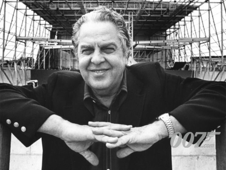 Альберт Брокколи на строительстве декораций к фильму "Доктор Ноу"