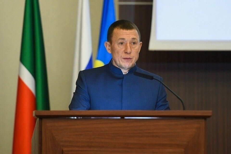     Новоиспеченный градоначальник поклялся соблюдать конституцию и законы России и Татарстана. Фото: e-nkama