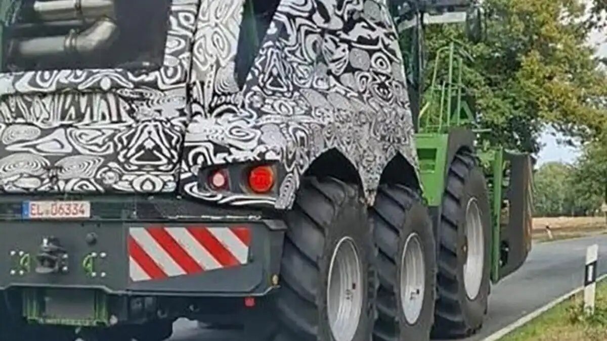 Фото: Krone Netherlands Прототип инновационного кормоуборочного комбайна Krone на трех осях