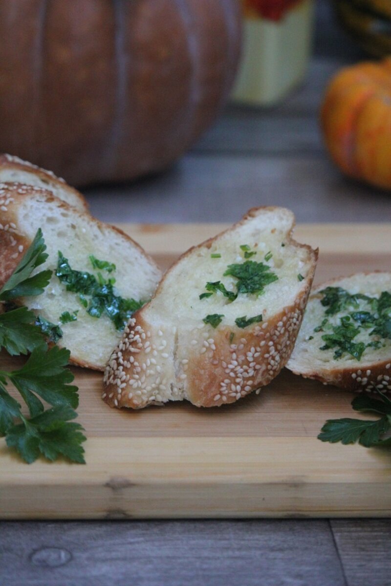 Такой багет быстро и легко готовится и будет прекрасной альтернативой обычным бутербродам😊