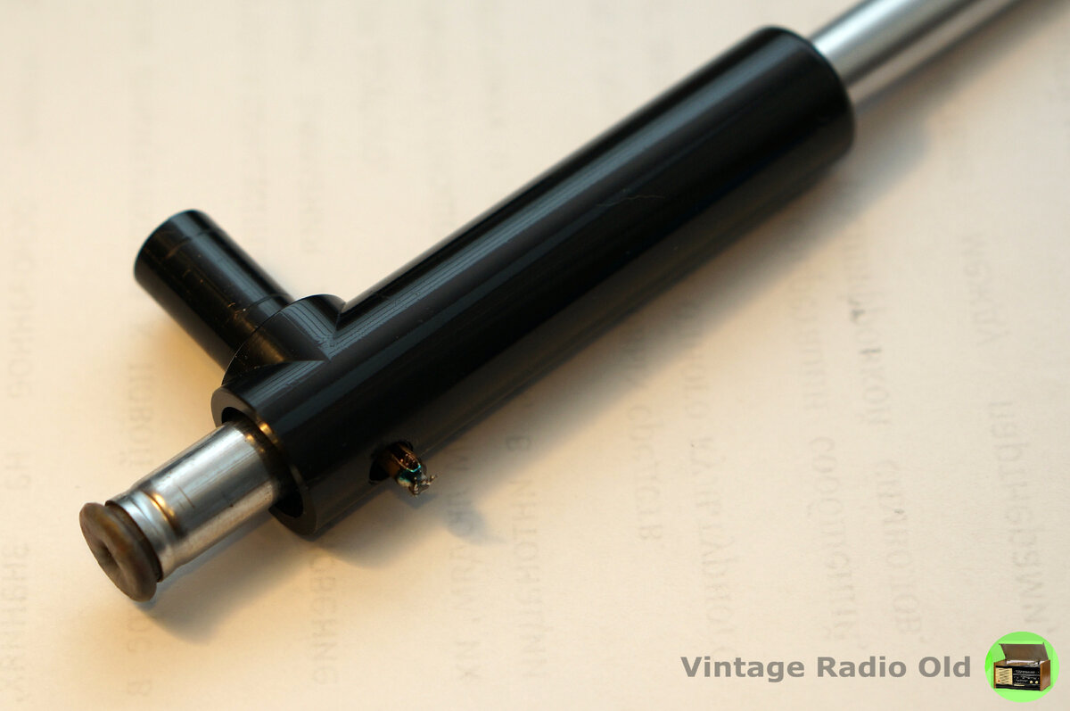 Заполированы пластиковые элементы усов антенны