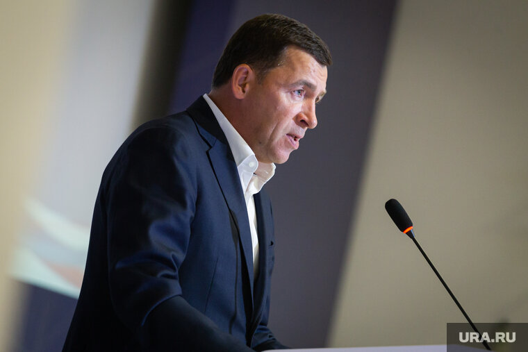    Евгений Куйвашев почтил память жертв терактов