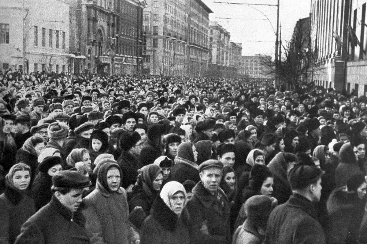 Сколько было на похоронах сталина. Похороны Сталина 1953. 1953 Москва похороны Сталина. Смерть Сталина 1953.