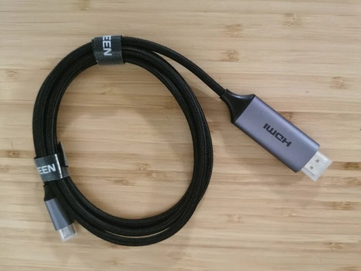    С помощью такого провода можно подключить к телевизору или монитору не только iPhone 15, но и любой Макбук