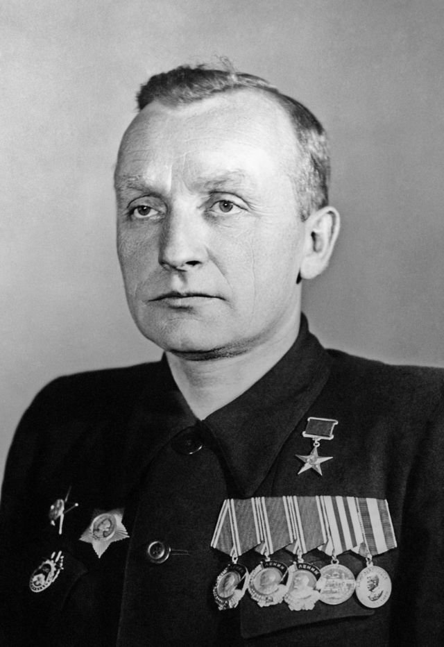 Георгий Семёнович Шпагин (1897 - 1952) - советский оружейный конструктор. Герой Социалистического Труда. Лауреат Сталинской премии.