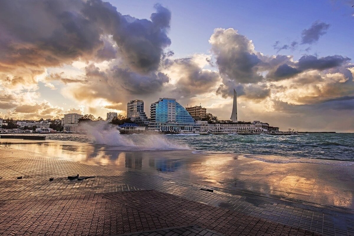 Севастополь, Приморский Бульвар (фото с twitter.com/PMSimferopol)