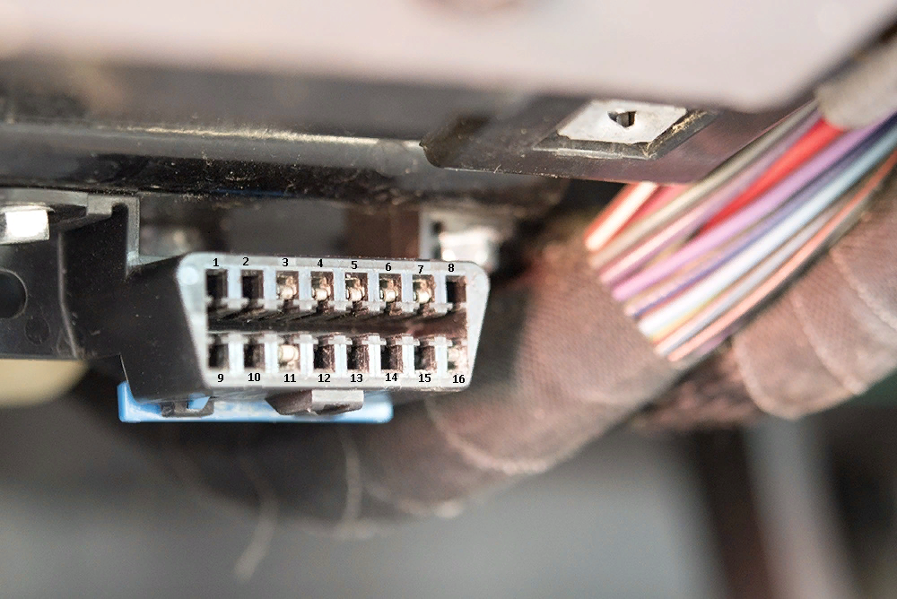 OBD разъем автомобиля