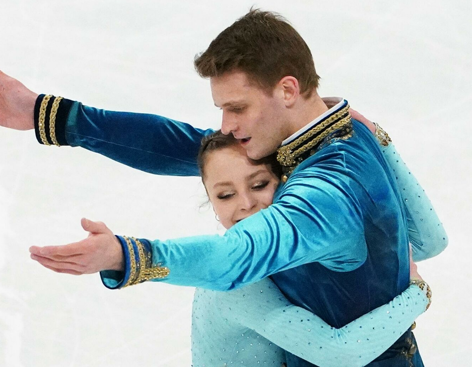 Спортивные пары чемпионат россии. Бойкова Козловский фигурное катание 2021. Бойкова Александра фигурное катание. Фигурист Александра Бойкова/Дмитрий Козловский. Александра Бойкова и Дмитрий Козловский.