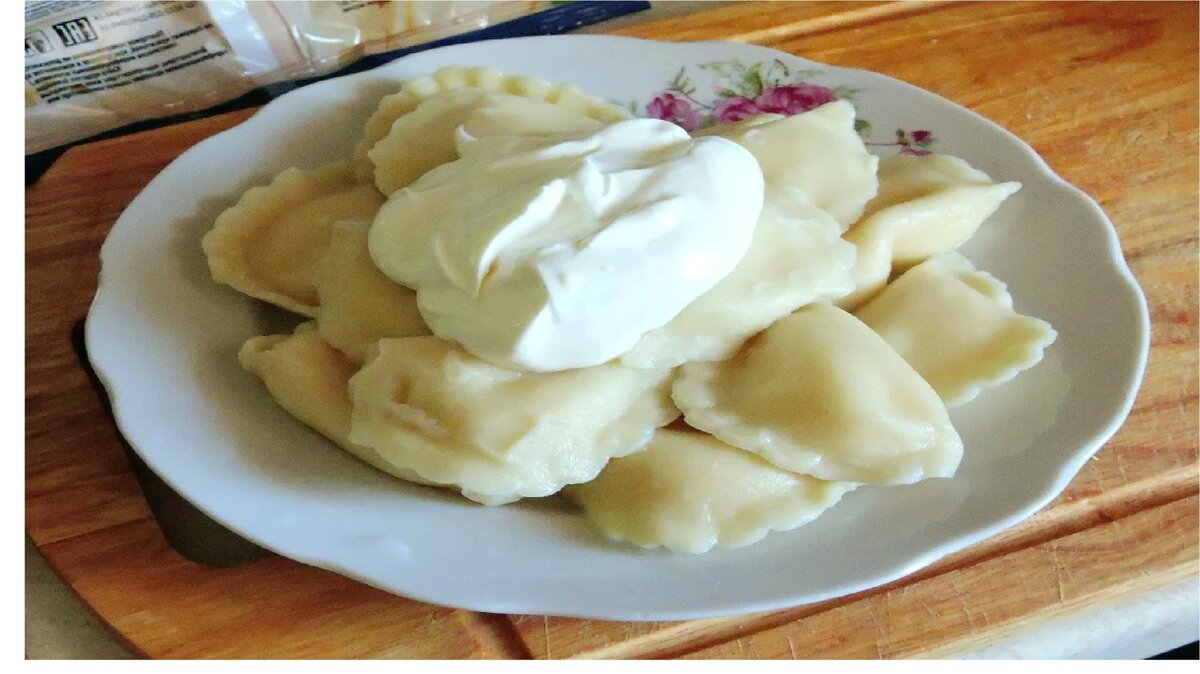 Со сметаной было вкусно, а сейчас ем без сметаны.