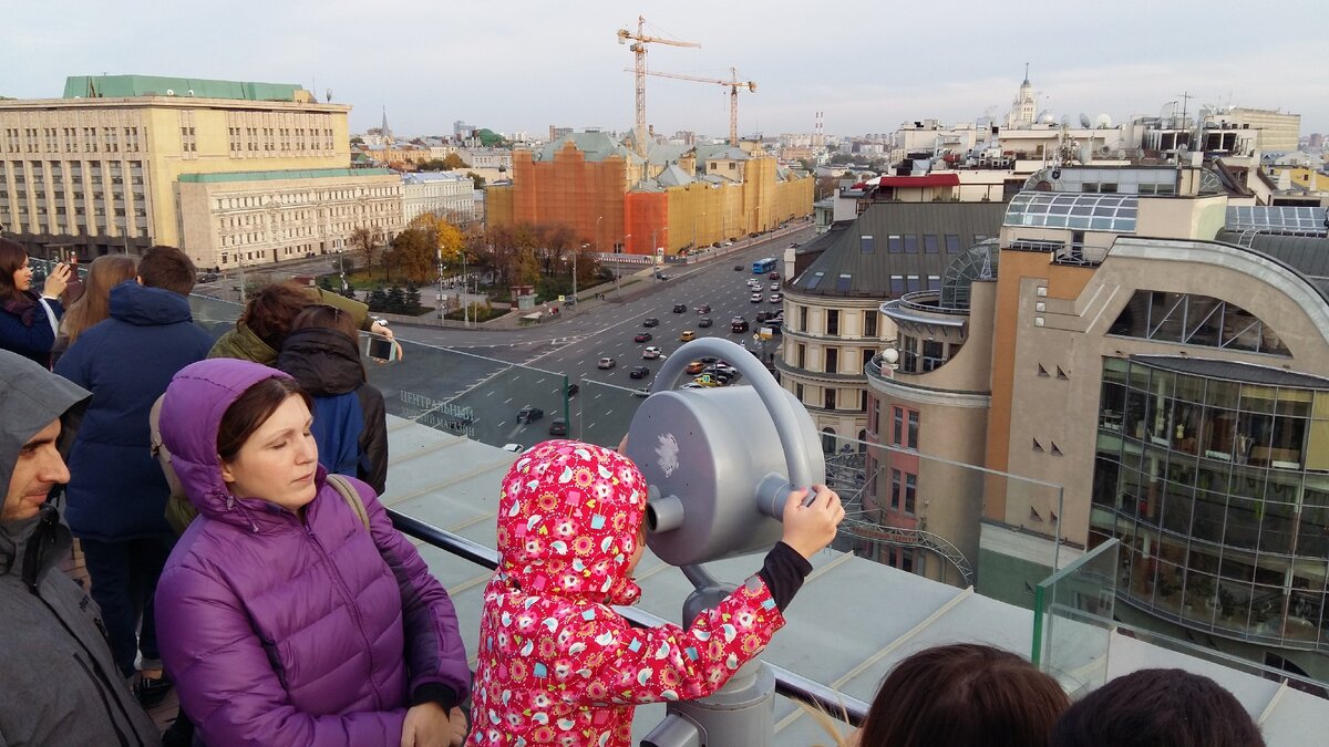 На смотровой вышке в центре Москвы. Город отлично выден. Фото автора