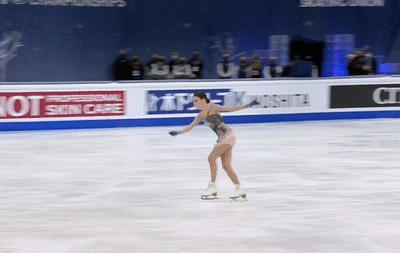 Анна Щербакова исполняет каскад 3Л+3Р в ПП на ЧМ-2021 (источник - 1tv.ru/sport)