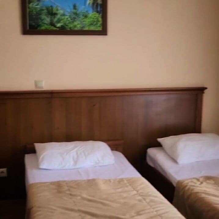 номер (нарезки из видео с телефона, поэтому размыто)