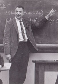 H. Robbins. Соавтор известной книги "Что такое математика", в честь него названо много чего в математике.