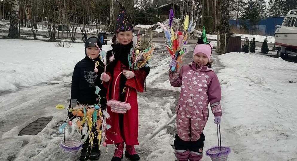Для наших детей в Финляндии вербное или пальмовое воскресенье не религиозный праздник, а возможность развлечься лишний раз 