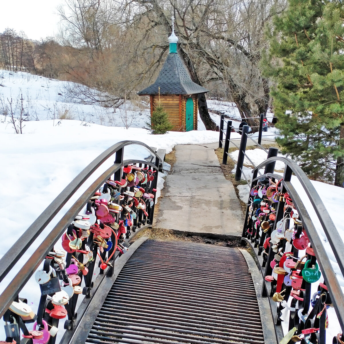 зарайск купель белый колодец. белый колодец зарайск. источник белый колодец в зарайске. белый колодец зарайск. святой источник николая чудотворца зарайск.