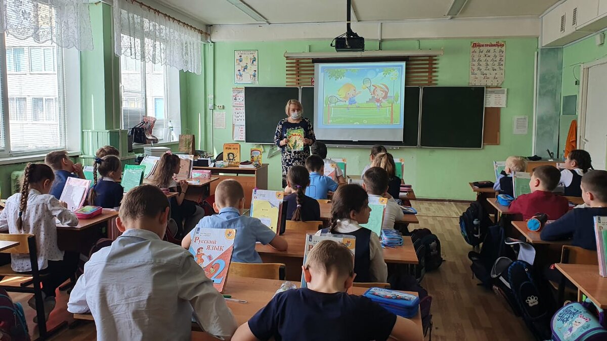 2 апреля в рамках программы «Десятилетие детства» тучковская детская библиотека побывала в гостях у учащихся 2 «а» класса ТСОШ №3.