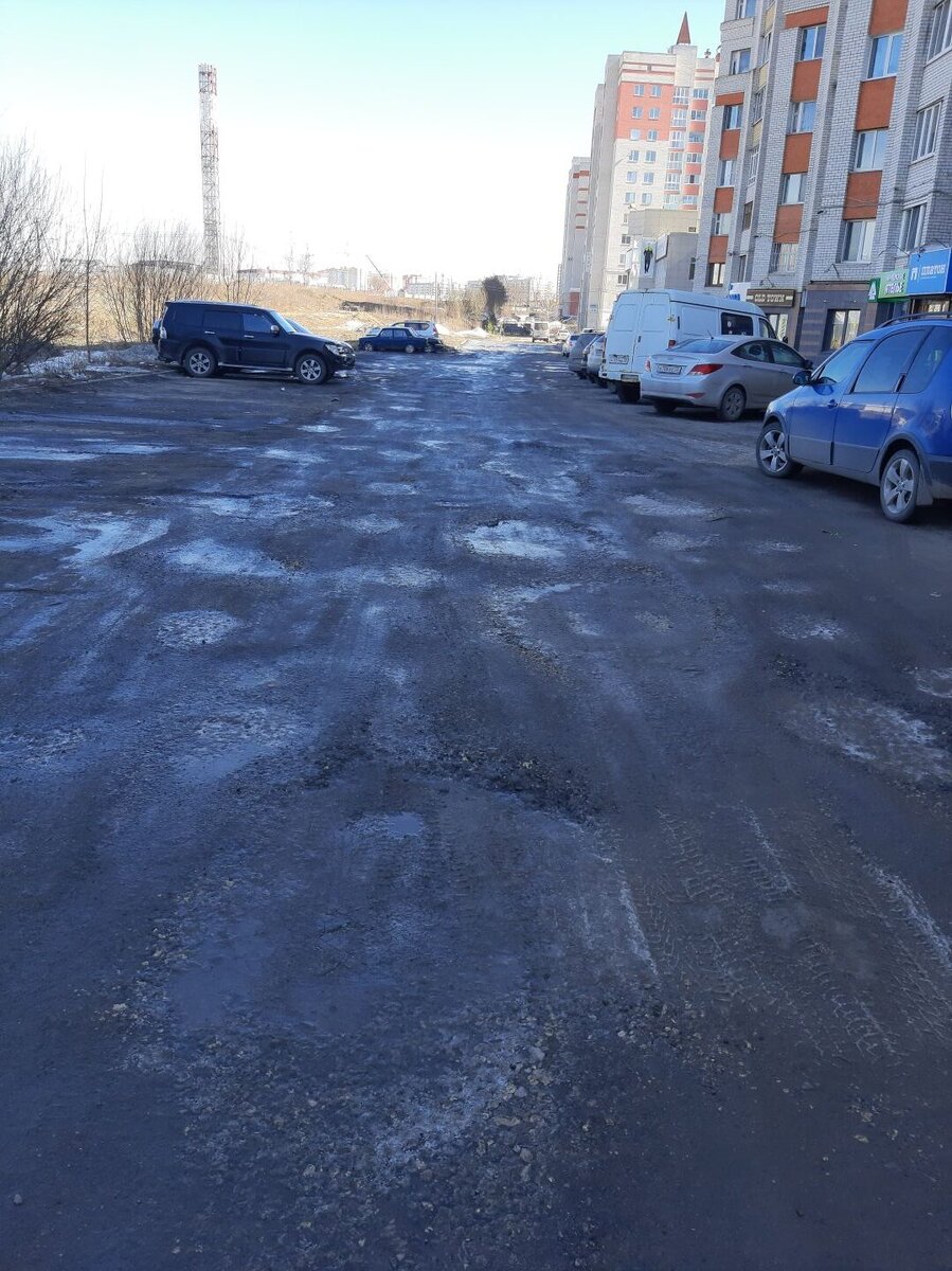 Дорожники Брянска закатали деньги в грязный асфальт у жилого дома рядом с  гордостью губернатора - Дворцом единоборств. | Брянский Ворчун | Дзен