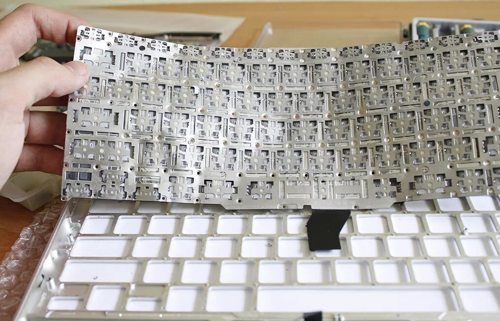 Отнесите MacBook в сервисный центр для диагностики