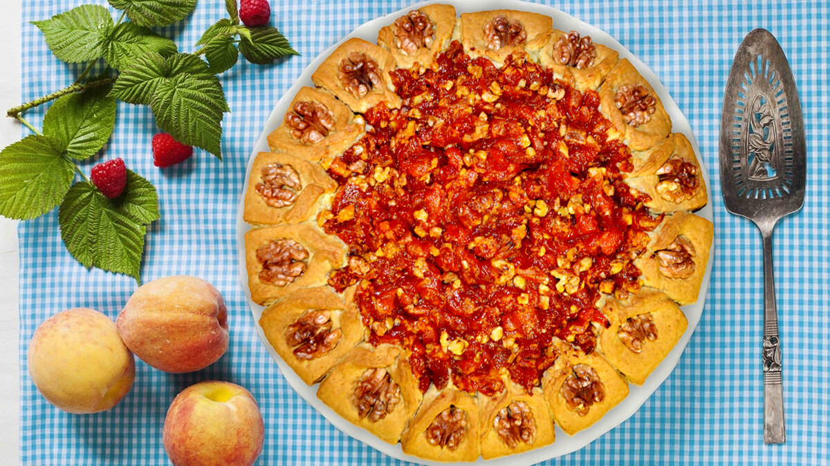 Вкусный пирог с курагой и грецкими орехами