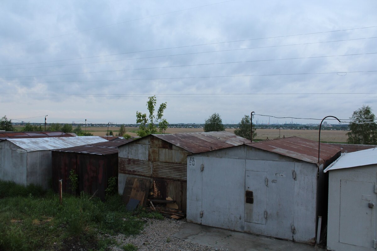 Омские заводы - технологически устаревшие предприятия, которые выбрасывают в атмосферу запредельное количество отравляющих веществ.