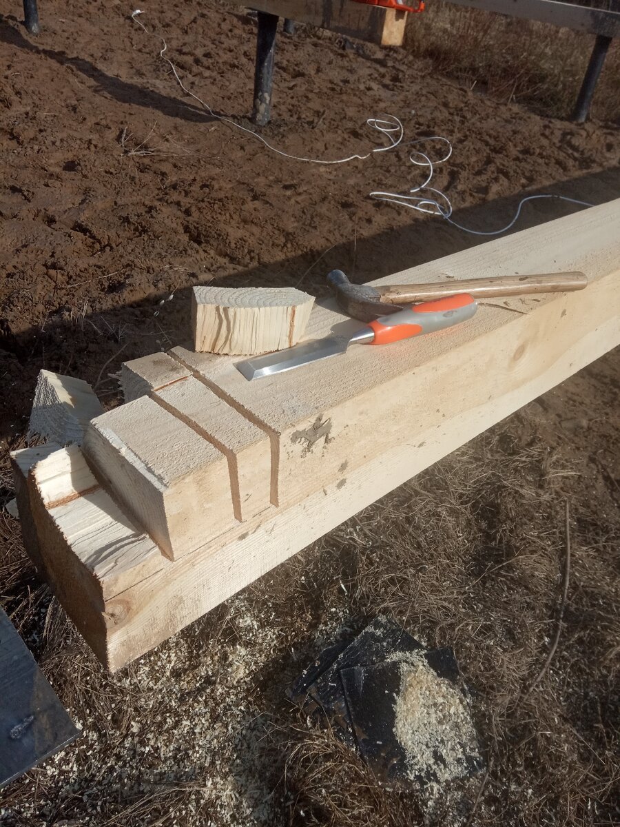 Запилы в пол дерева