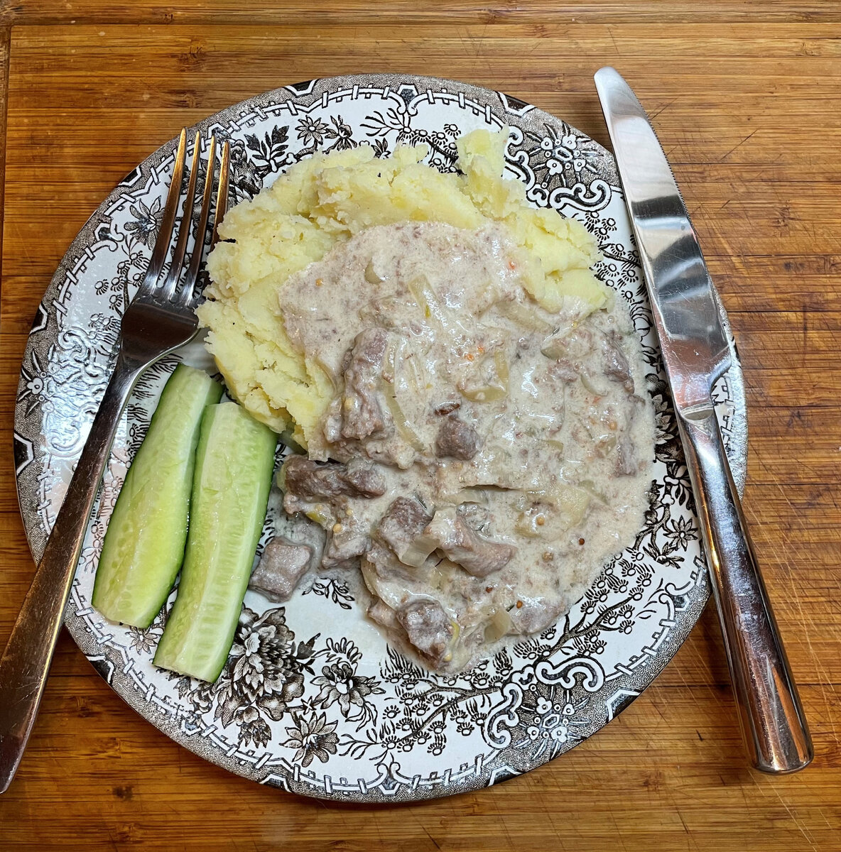 Блюдо на вид как мама в детстве готовила.  