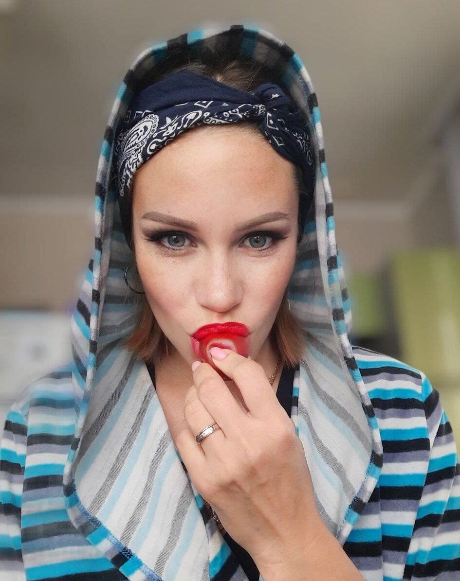 Красная помада - любимая в моей косметичке