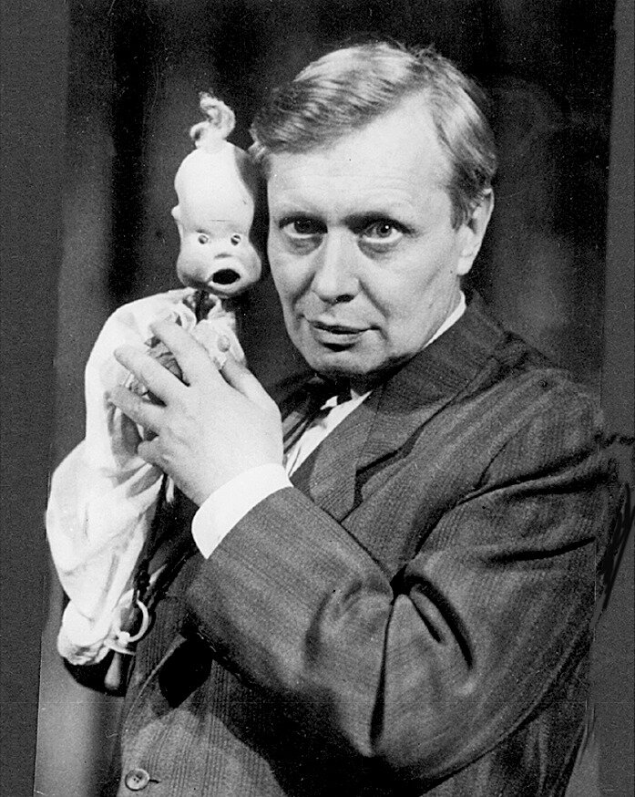 С.В. Образцов с куклой Тяпой