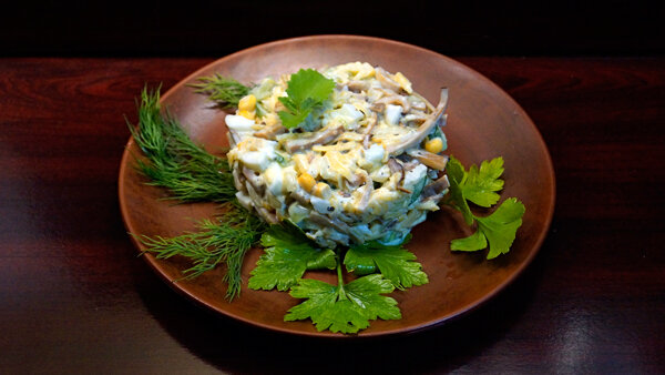Салат с копчёным кальмаром – пошаговый рецепт приготовления с фото