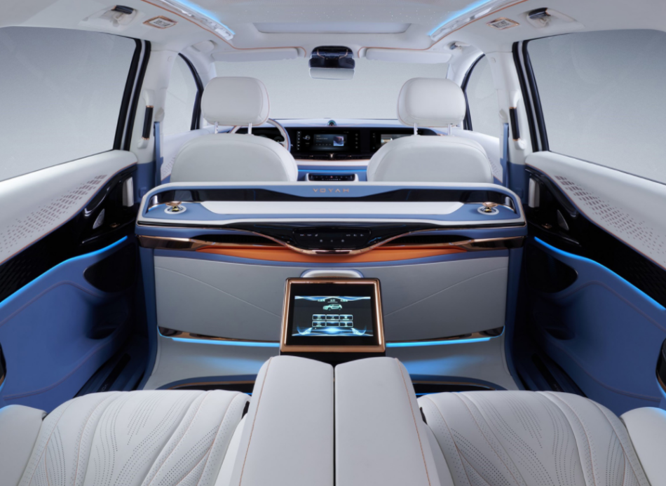 Автомобиль 2022 салон