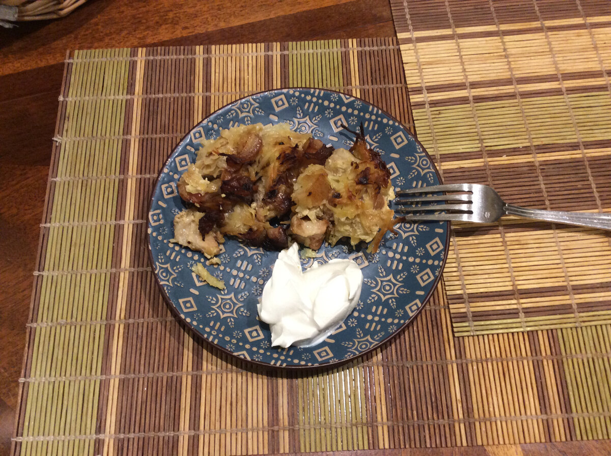 Едим со сметаной или молоком