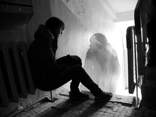 Он висел рядом со мной прозрачной дрожащей дымкой. (Источник: creepypasta.com.ru)