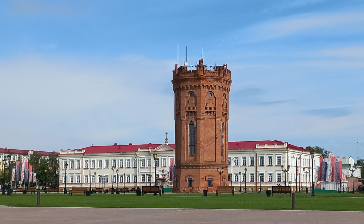 Листайте. Центр города.