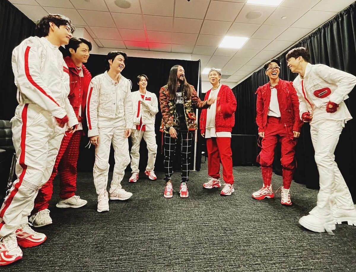 чон чонгук лас вегас. концерт бтс лас вегас 2022. концерт бтс в лас-вегасе 2022 тэхен. 2022. концерт бтс 2022 вегас.