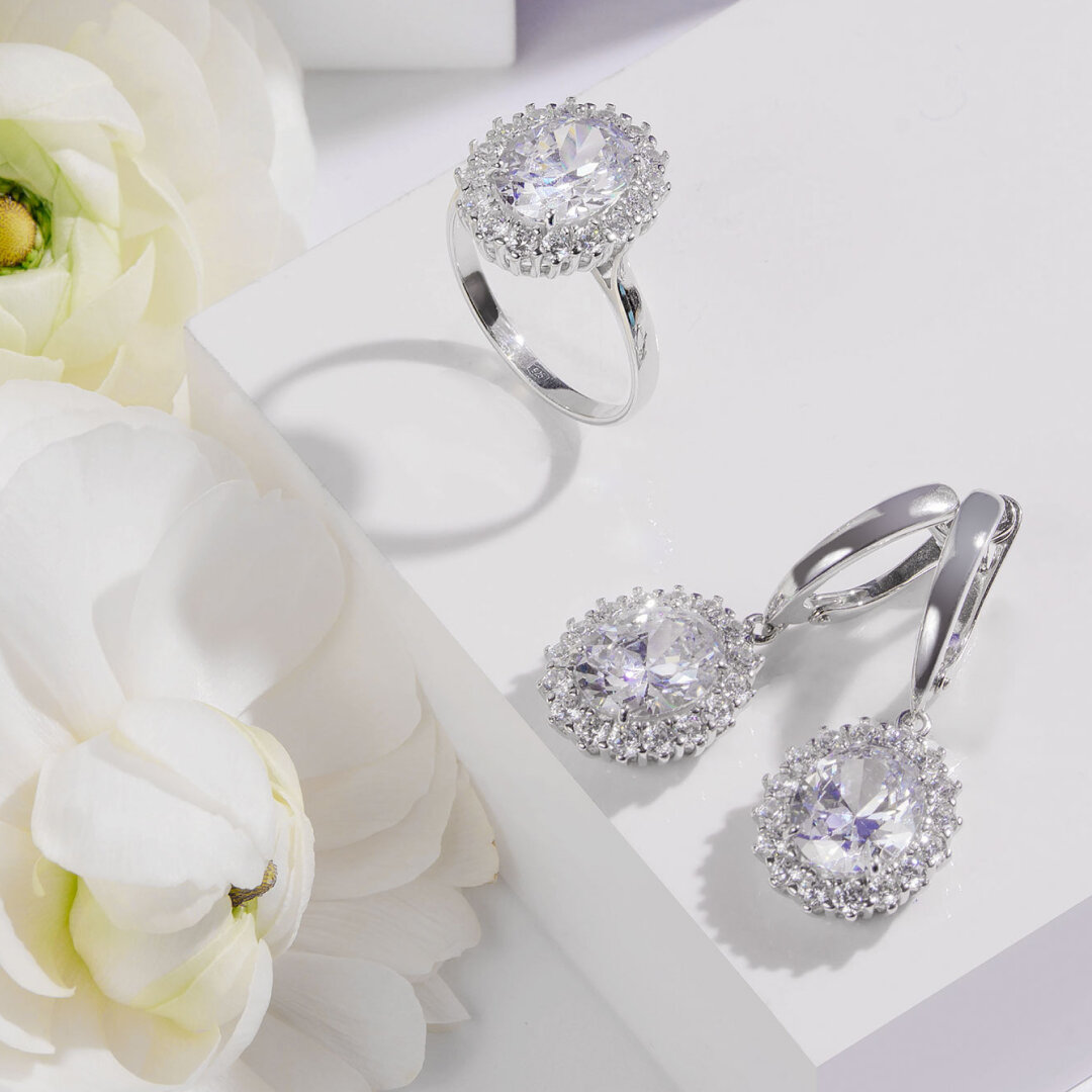 Серьги и кольцо из серебра с фианитами. Артикул 94-121-00646-1; Артикул 94-110-00646-1