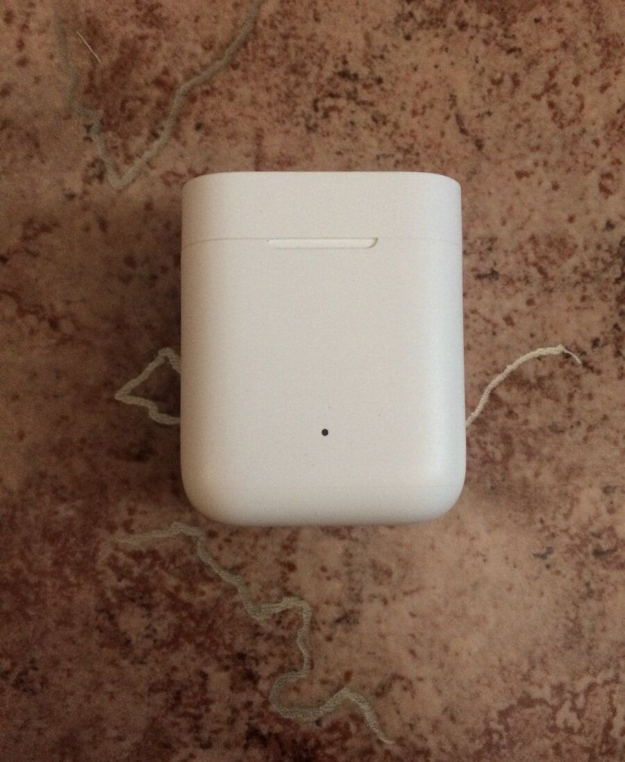 У кейса стильный дизайн, приятный на ощупь