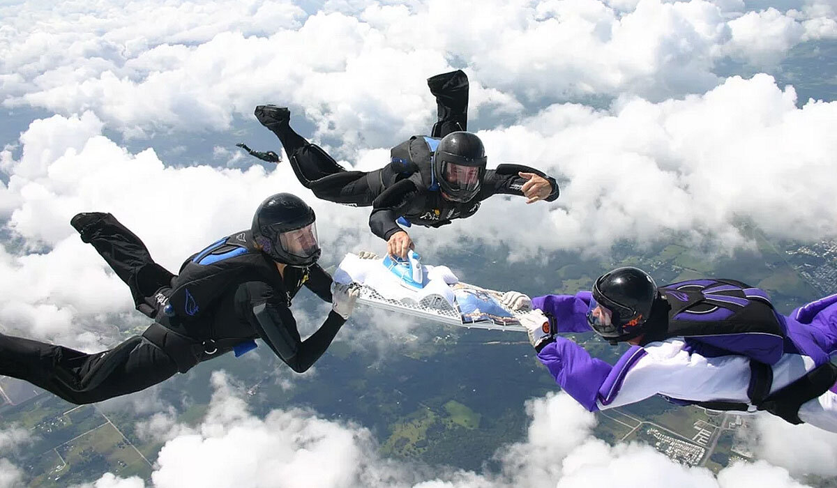 extreme ironing во время свободного падения