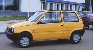 Трёхдверный каммбэк, или хвост Камма (от англ. Kammback, в честь швейцарца Вунибальда Камма, также англ. K-tail, Kamm tail) — название формы кузова легкового автомобиля с задней частью, крыша которой вначале плавно скошена, но затем кончается почти вертикальным обрезом. Пример: ВАЗ-1111 «Ока» — каммбэк с вертикальной задней стенкой. Советский и российский легковой автомобиль первой группы особо малого класса. Автомобиль выпускался на ВАЗе, КамАЗе и СеАЗе в 1987—2008 годах.