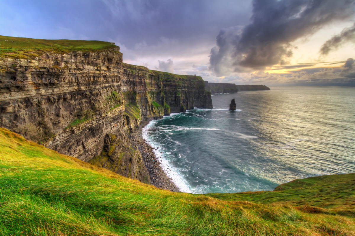 Cliffs of Moher Ирландия. Скалы мохер Ирландия. Скалы мохер, графство Клэр, Ирланди. Утёсы мо́хер, Ирландия.