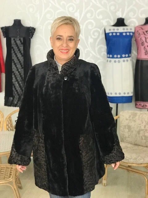 Расширение полупальто из мутона и каракуля-каракульчи. Ателье Ирины Берзиной.