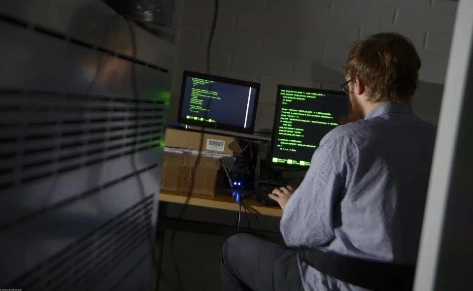     Хакеры раскрыли имена украинских разведчиков  EAST NEWS